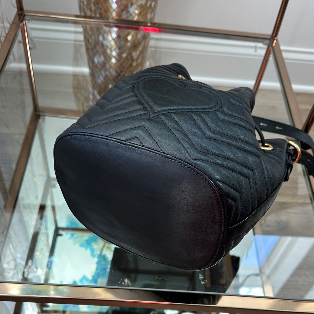 Authentic Gucci Black Leather Bucket Bag with card holder - Picture 9 of 16